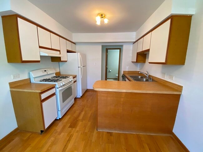 Building Photo - 3503 Willowview Ct