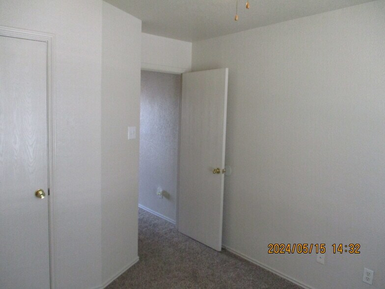 Building Photo - 130 Private Road 4806