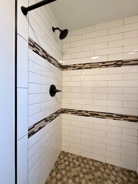 Building Photo - 9989 Dodge Dr