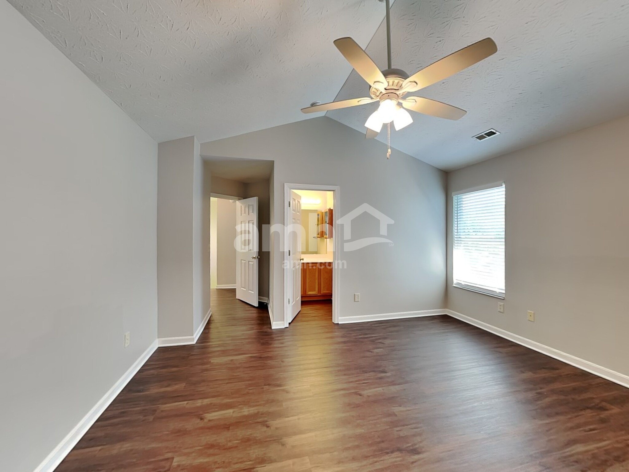 Building Photo - 637 Ellen Dr