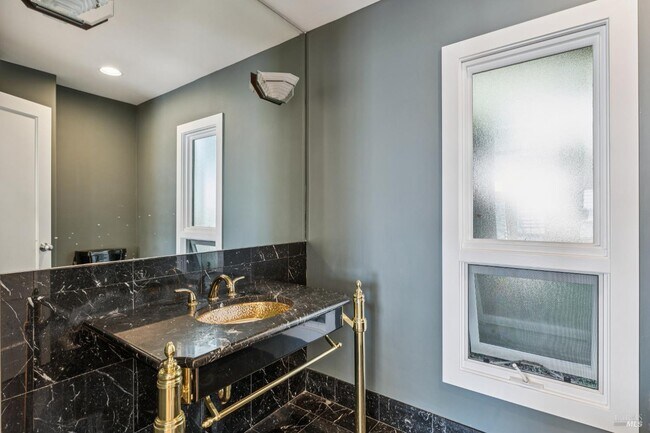 Building Photo - 95 Spring Ln