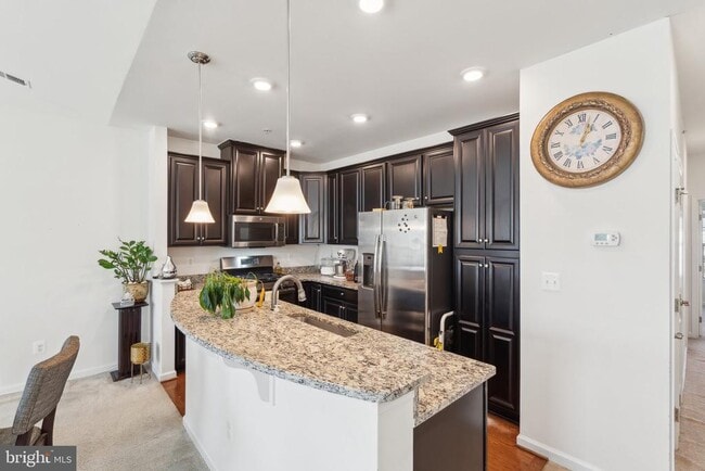 Building Photo - 42116 Piebald Square