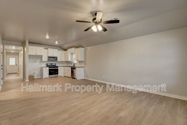 Primary Photo - 654 Juniper St