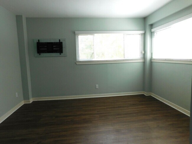 Building Photo - 70 Paddle boat Ln
