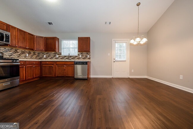 Building Photo - 338 Brookside Dr