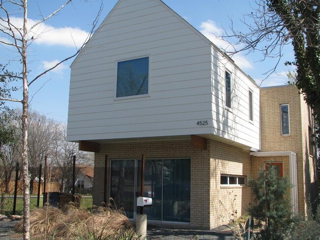 Building Photo - 4525 Depew Ave