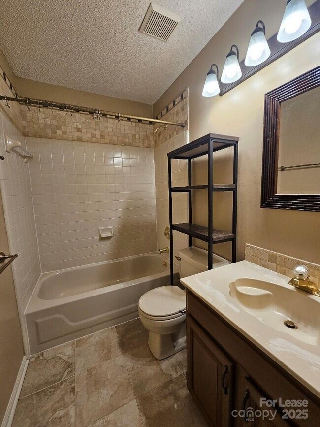 Building Photo - 4015 Brownes Ferry Rd