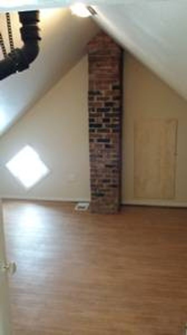 Building Photo - Stuart 1115