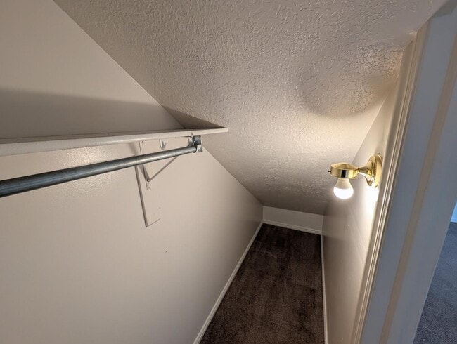 Building Photo - 164 W 200 S