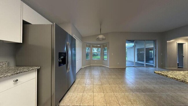 Building Photo - 4768 Ridgemoor Cir