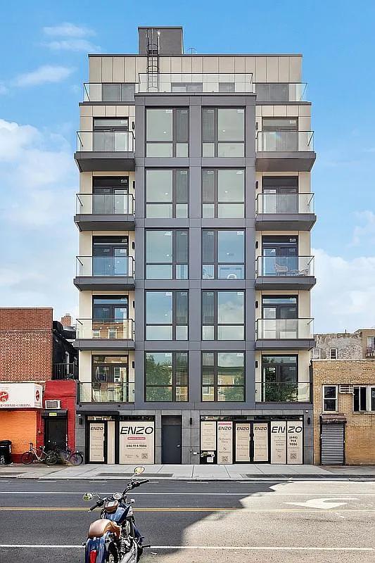 Building Photo - 11-52 44th Dr