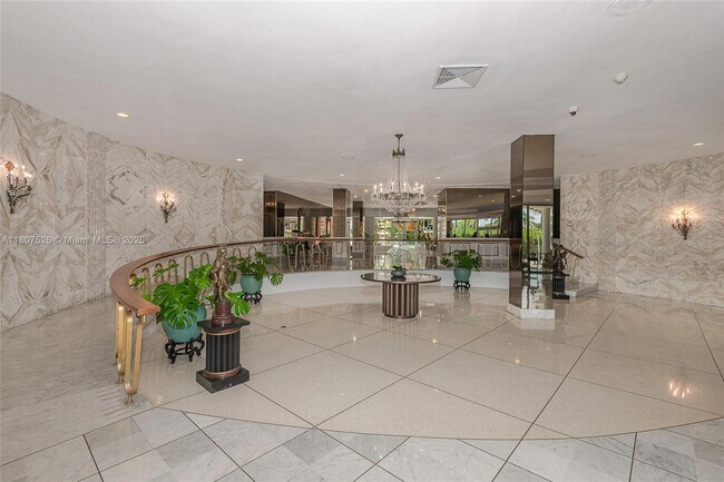 Building Photo - 5255 Collins Ave