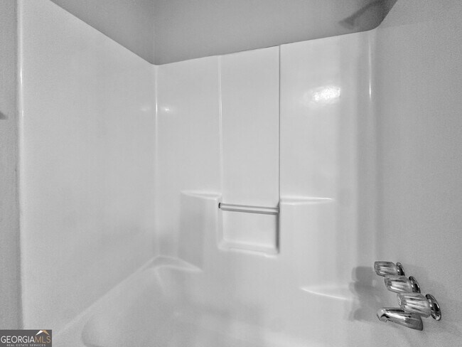 Building Photo - 555 Browning Cir