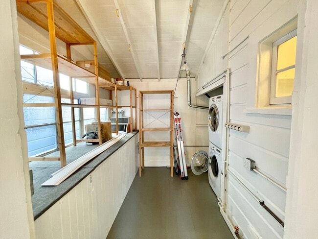 Building Photo - Prime Noe Valley 3Br/1.5Ba Top Floor Flat w/Laundry, Storage – A MUST SEE! PROGRESSIVE