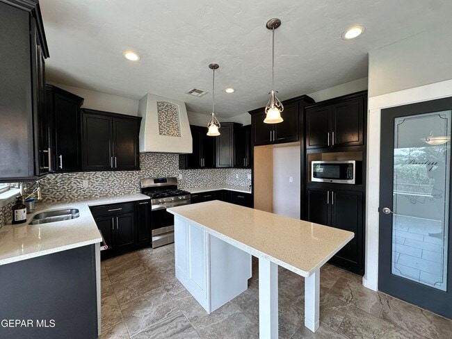 Building Photo - 13108 Round Ridge