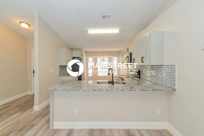 Building Photo - 3 Bedroom Pet-Friendly Home in CLERMONT, FL with Main Street Renewal