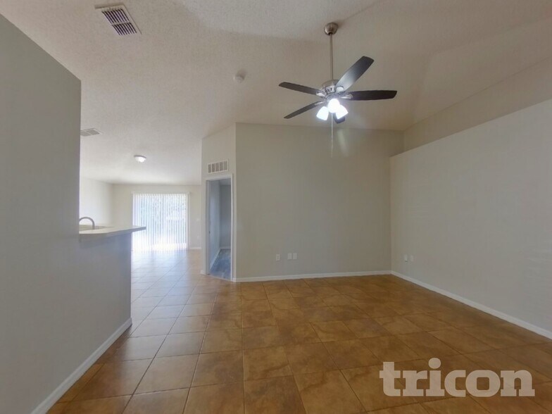 Building Photo - 981 Yellowbird Ave