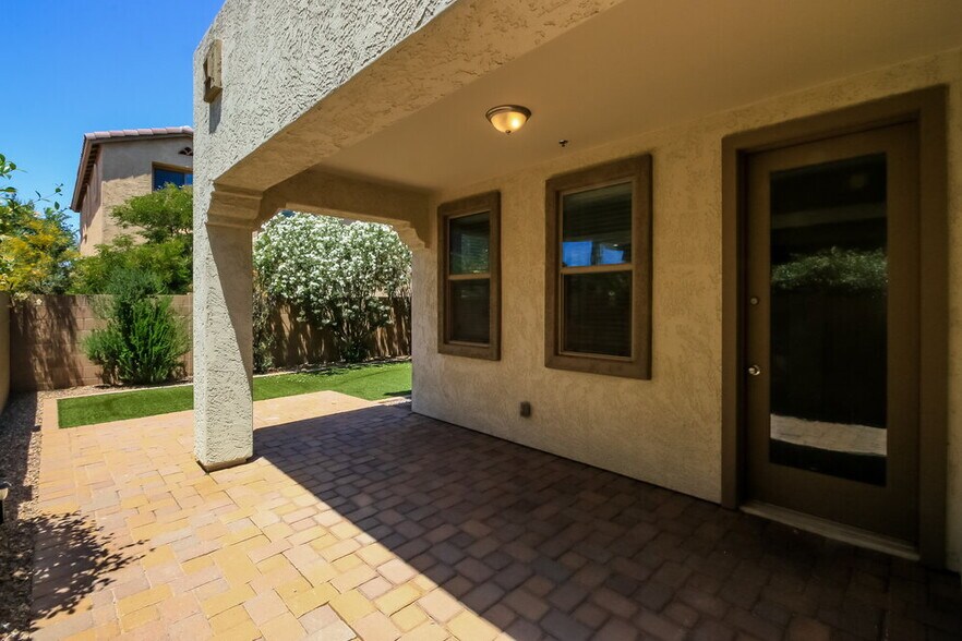 Building Photo - 3234 E Sports Dr