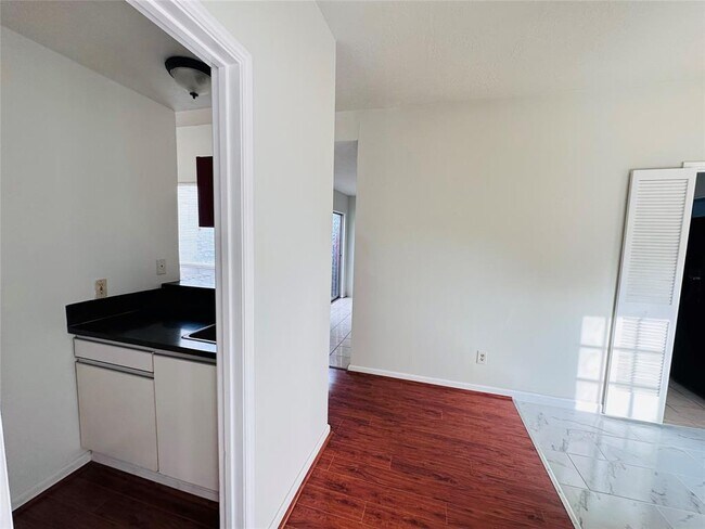 Building Photo - 9523 Stroud Dr