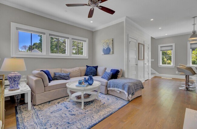 Building Photo - 315 Ashley Ave