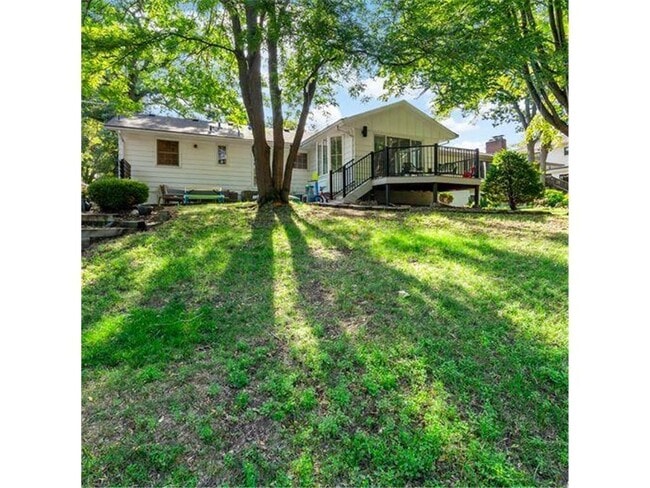 Building Photo - 4520 Vandervork Ave