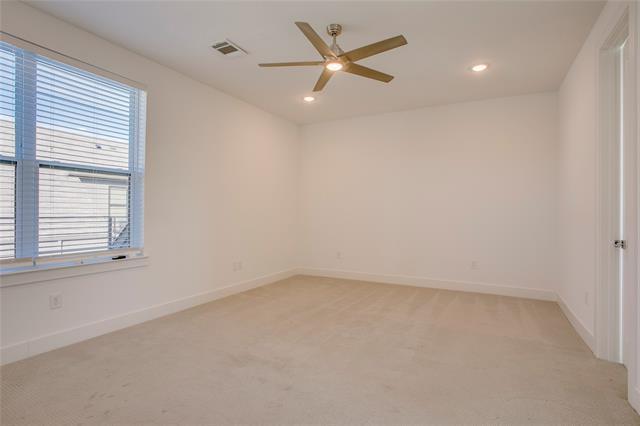 Building Photo - 112 E Oscar Dr