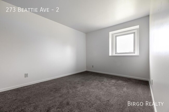 Building Photo - Move in Ready! Large and lovely 2-bedroom ...