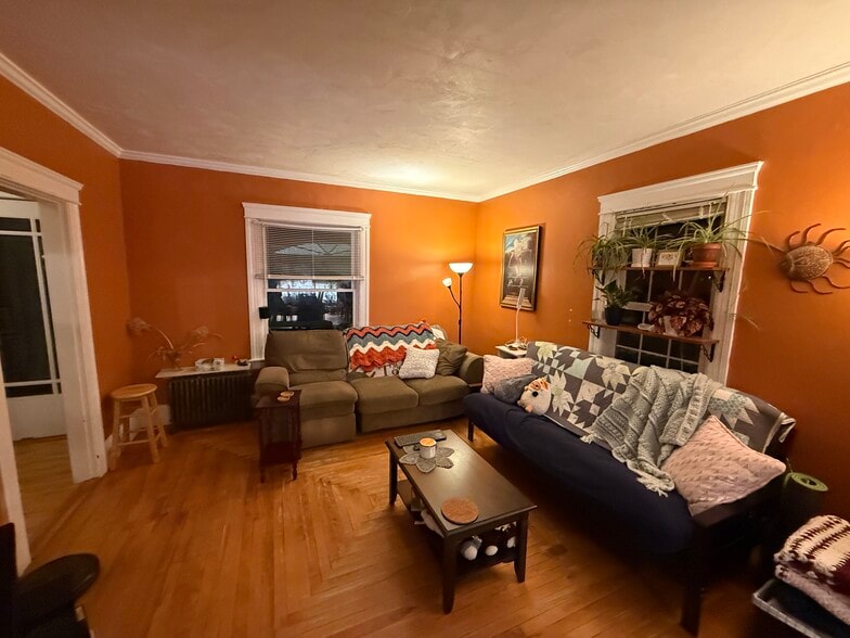 Building Photo - 304 Lake Ave