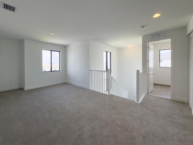 Building Photo - 5286 Nevola Ave