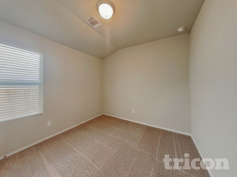 Building Photo - 5121 Sidesaddle Dr