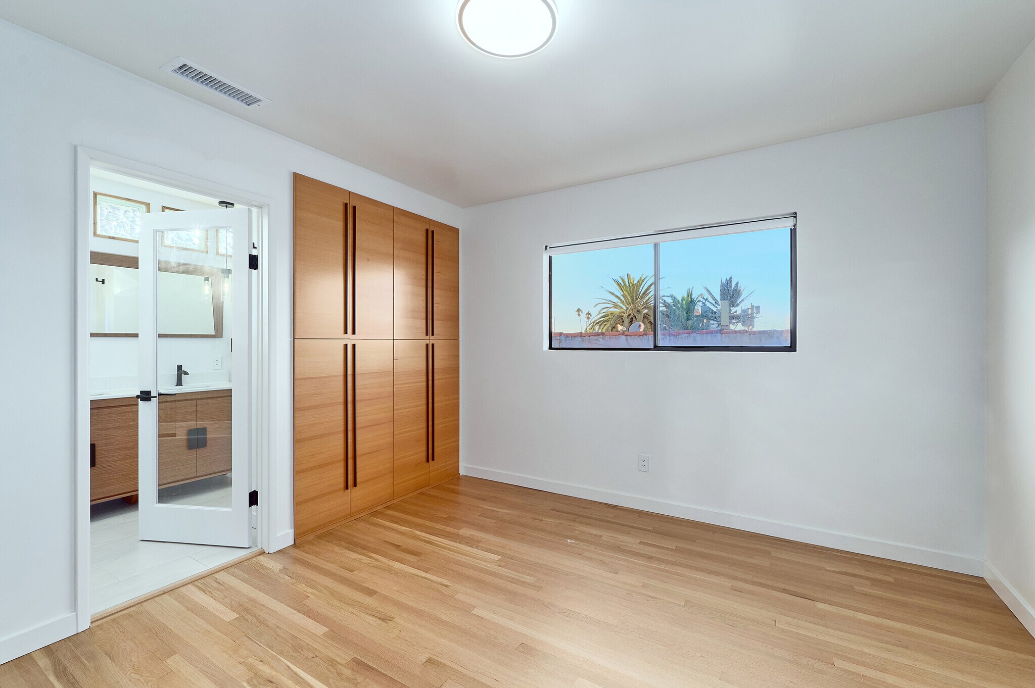 Primary Bedroom - 1938 Clinton St