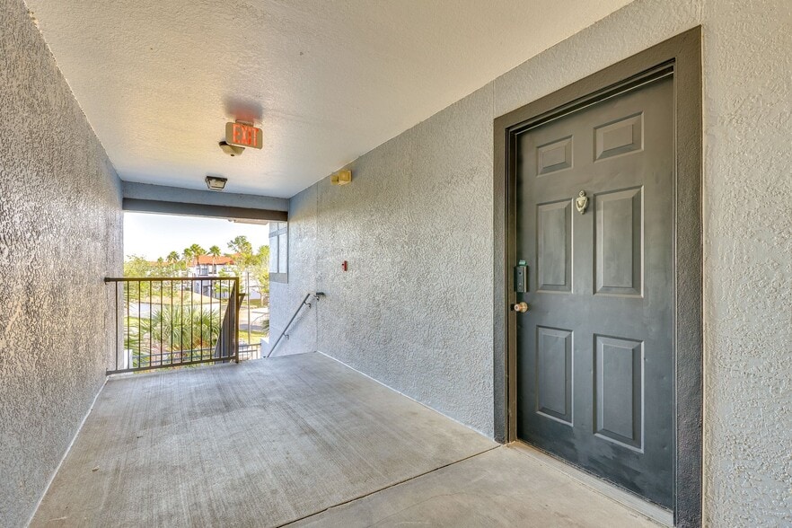 Building Photo - 3725 Castle Pines Ln