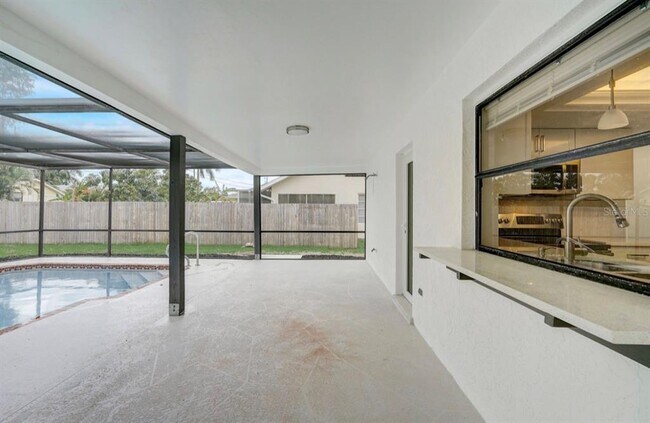 Building Photo - 2214 SE 13th St