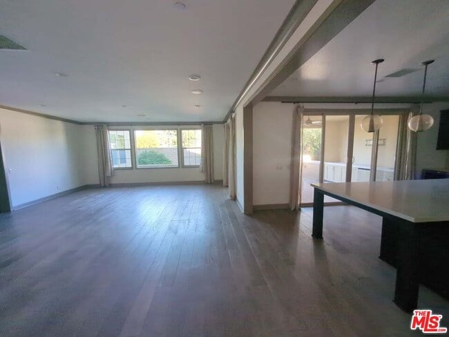 Building Photo - 16243 Cameo Ct