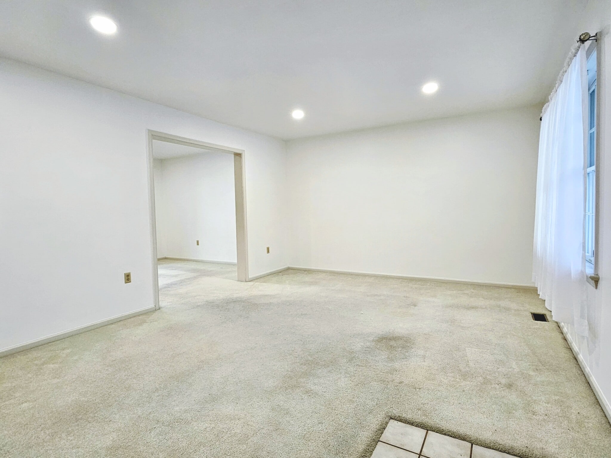 Building Photo - 357 Acorn Cir