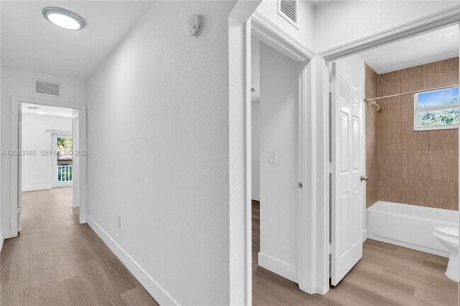 Building Photo - 140 NW 70th St