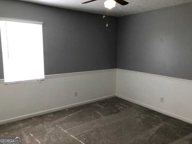 Building Photo - 60 Ridge Dr