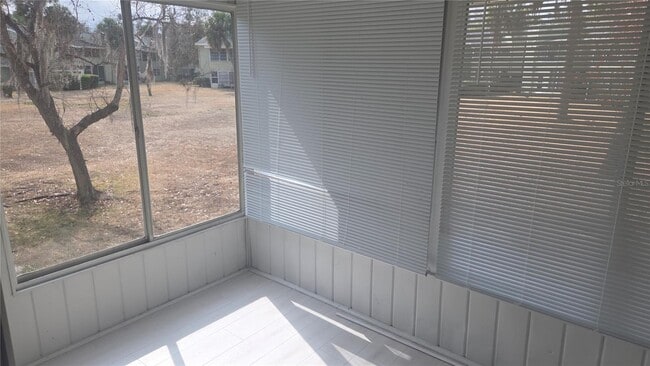 Building Photo - 589 Fairways Cir