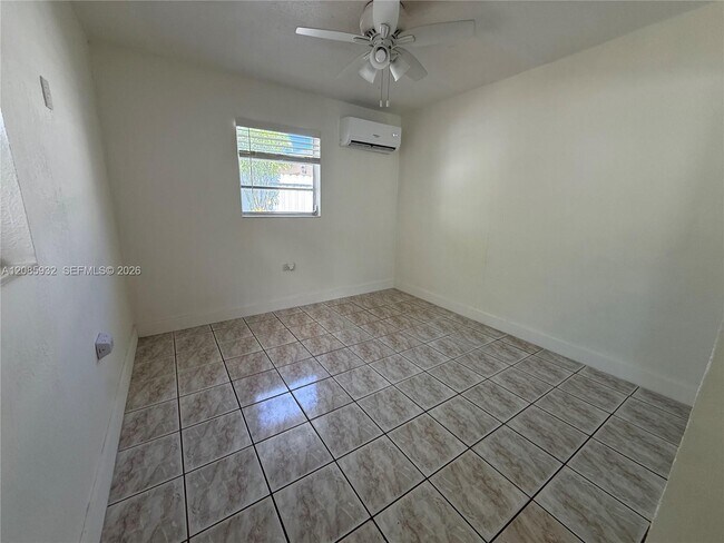 Building Photo - 1405 NW 121st St