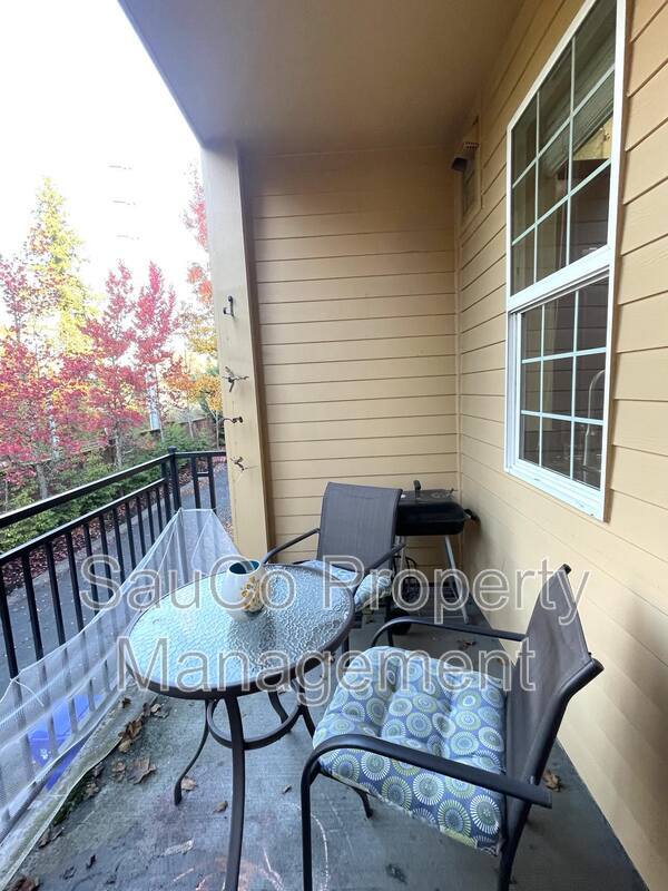 Building Photo - 6007 NE Alder St