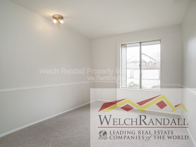 Building Photo - 5511 S Willow Ln