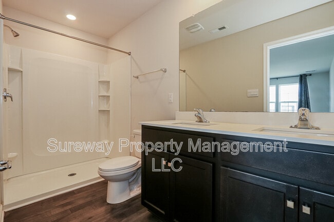 Building Photo - 66 Arlotta St