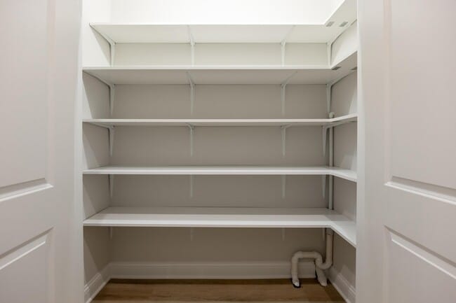 Building Photo - 265 Trunk St NE