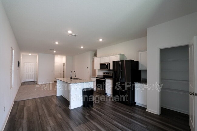 Building Photo - 35552 Shade Fern Ln