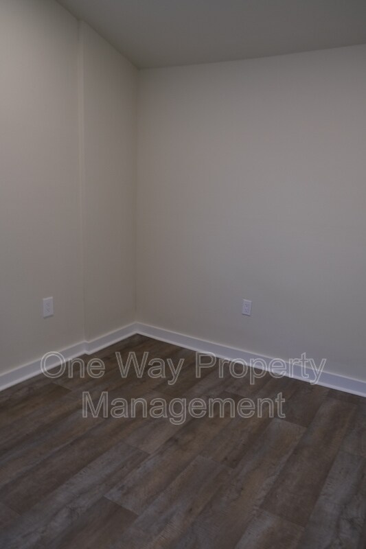 Building Photo - 1412 7th Ave