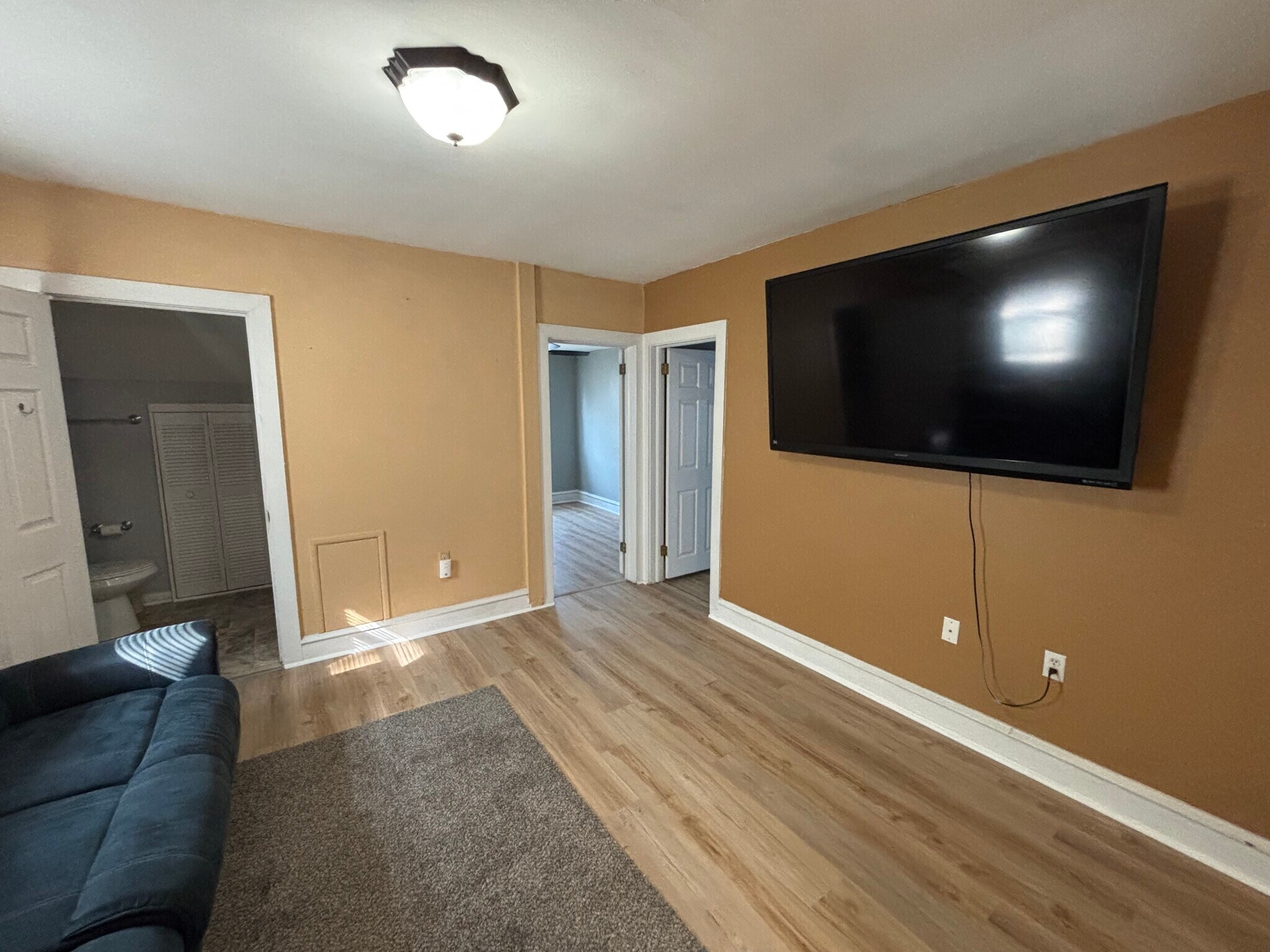 Living room - 614 Sampson Ave