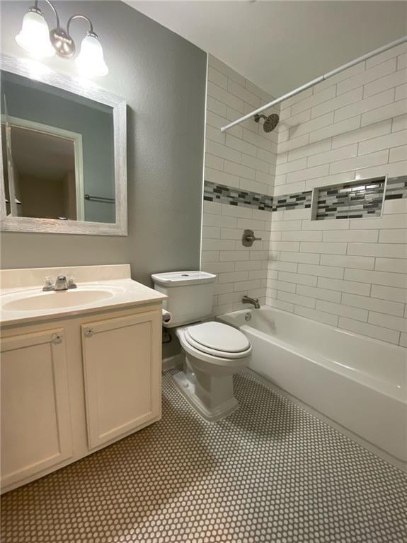 Building Photo - 141 Ruby Lake Dr