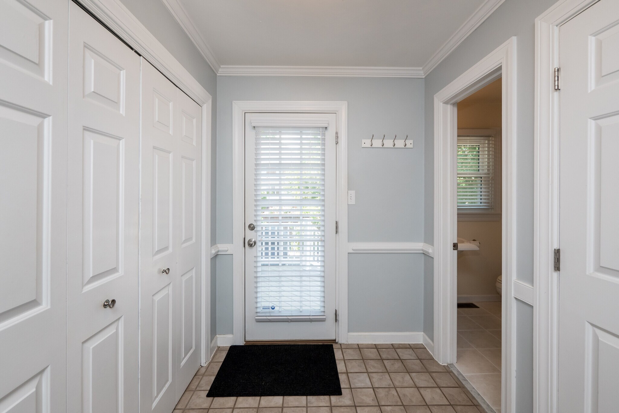 Building Photo - 338 W Olney Rd