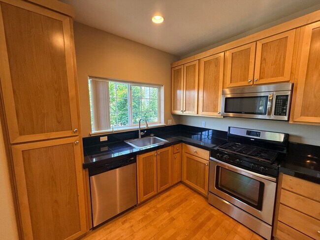 Building Photo - 1050 SW 170th Ave