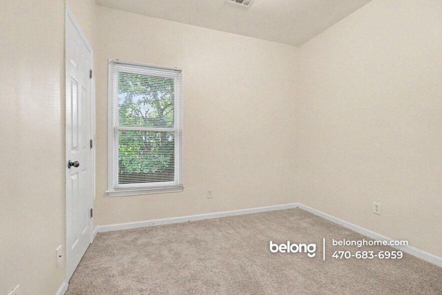 Building Photo - 711 Meldrum St NW